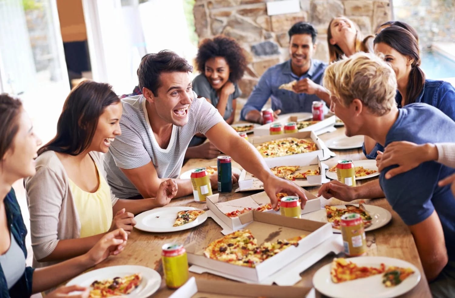 meeting of friends and pizza